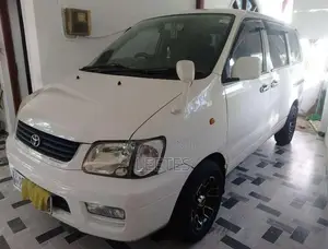 Toyota Noah 2007 Van (Used)
