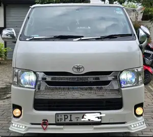 Toyota KDH 2015 Van (Used)