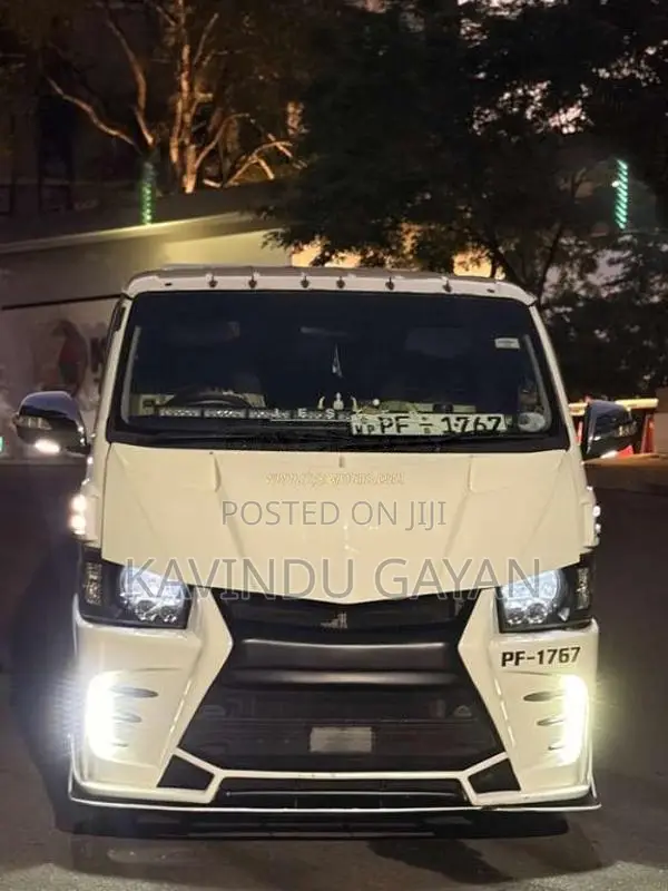 Toyota KDH 200 2005 Van (Used)