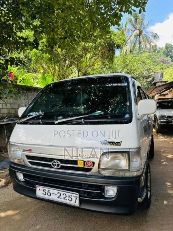 Toyota Dolphin 1989 Van (Used)