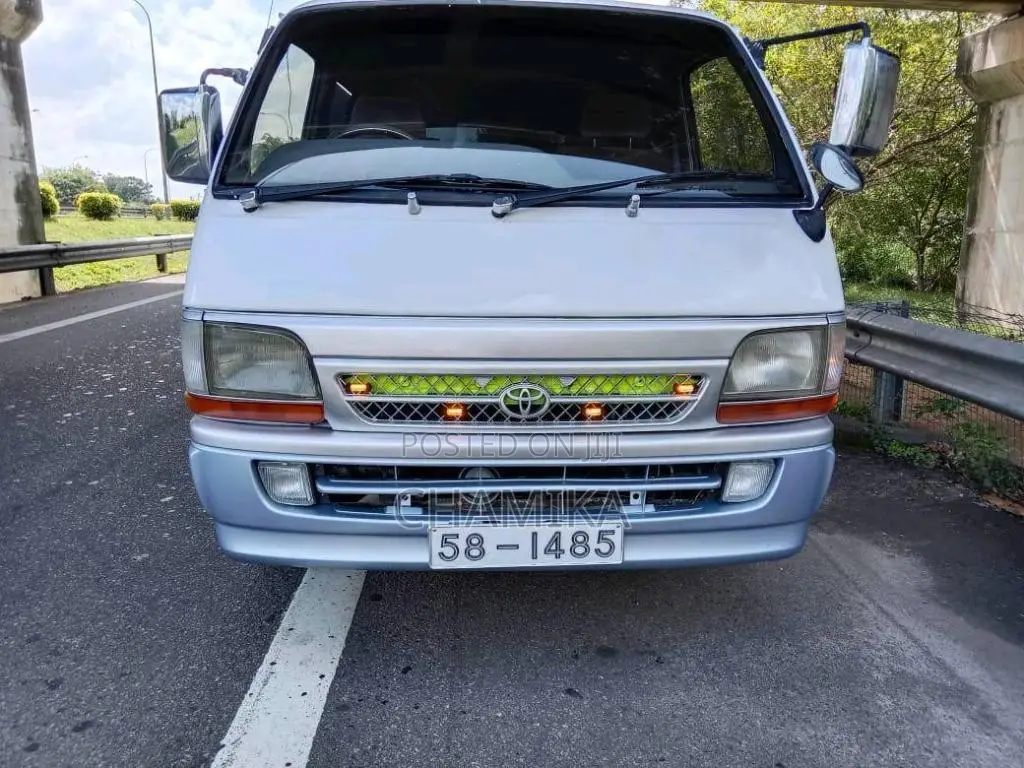 Toyota Dolphin 102 1992 Van (Used)
