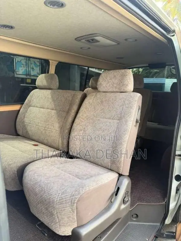 Toyota HIACE Dolphin 113 1992 Van (Used)