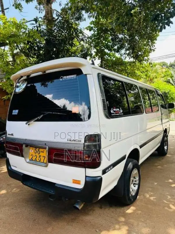 Toyota Dolphin 1989 Van (Used)