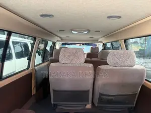 Toyota HIACE Dolphin 113 1992 Van (Used)