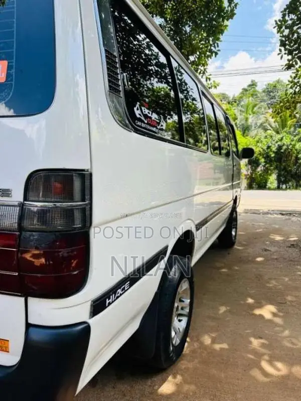 Toyota Dolphin 1989 Van (Used)