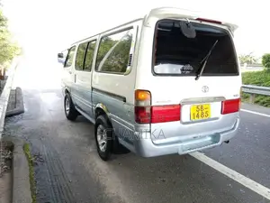 Toyota Dolphin 102 1992 Van (Used)