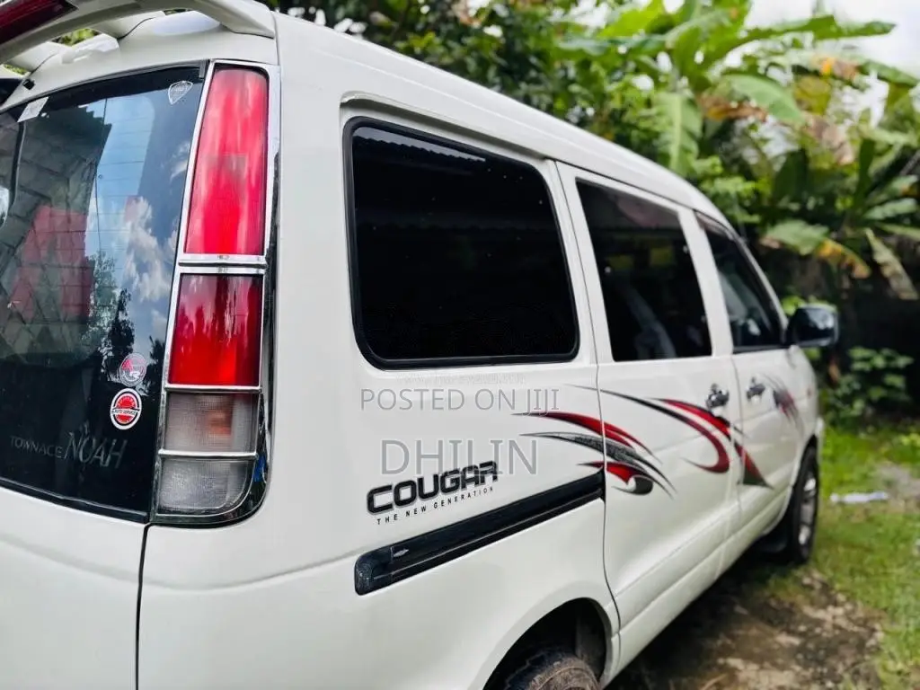 Toyota Noah CR42 2003 Van (Used)
