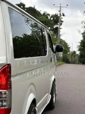 Toyota KDH 200 2005 Van (Used)