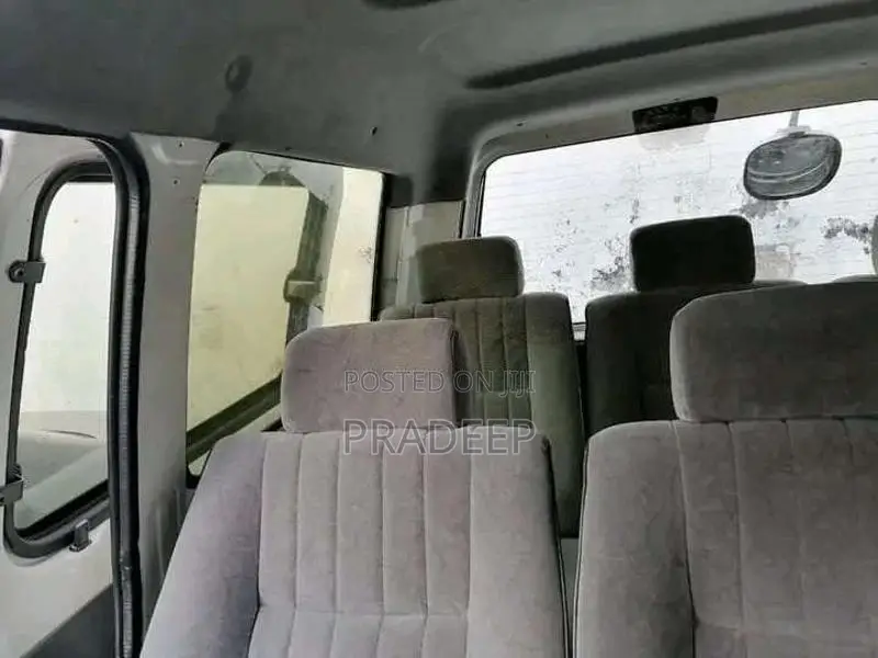 Toyota Noah 1999 Van (Used)
