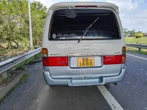 Toyota Dolphin 102 1992 Van (Used)