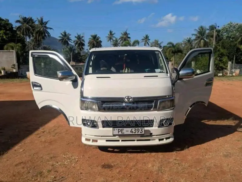 Toyota KDH 2012 Van Unregistered (Recondition)