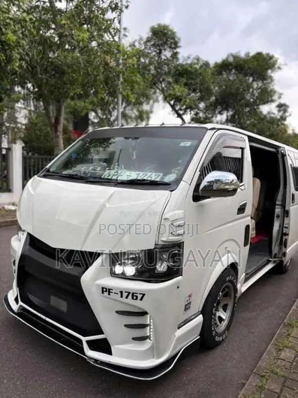 Toyota KDH 200 2005 Van (Used)
