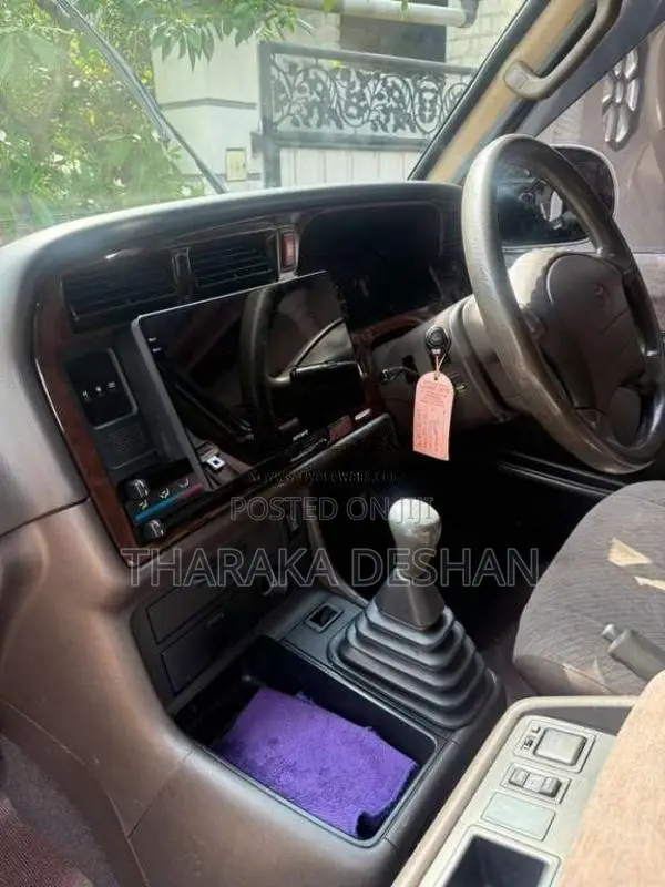 Toyota HIACE Dolphin 113 1992 Van (Used)