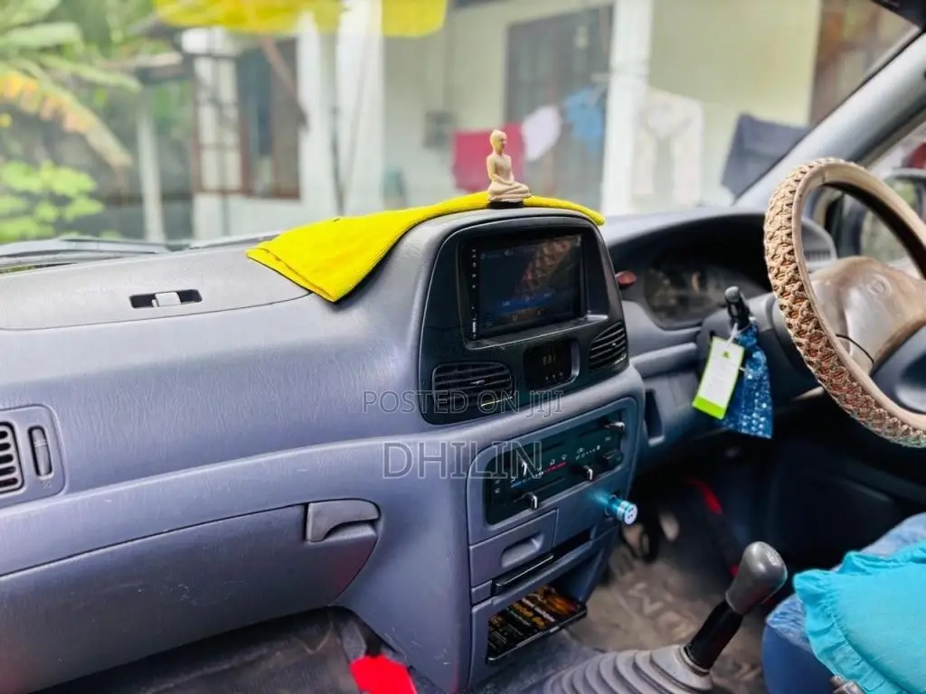 Toyota Noah CR42 2003 Van (Used)