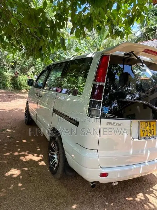 Toyota Cr42 2006 Van (Used)