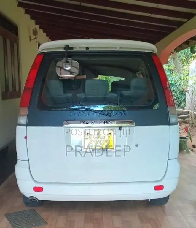 Toyota Noah 1999 Van (Used)