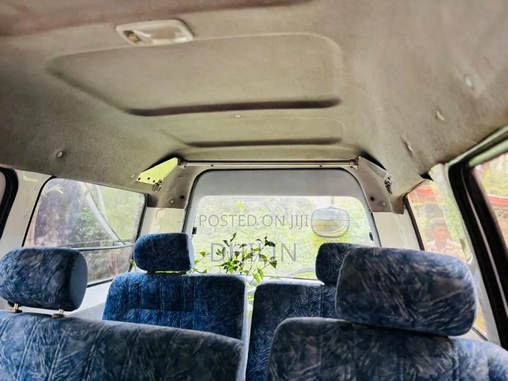 Toyota Noah CR42 2003 Van (Used)