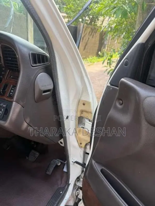 Toyota HIACE Dolphin 113 1992 Van (Used)