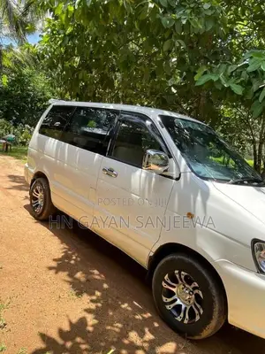 Toyota Cr42 2006 Van (Used)