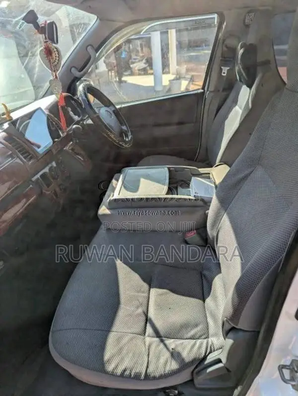 Toyota KDH 2012 Van Unregistered (Recondition)