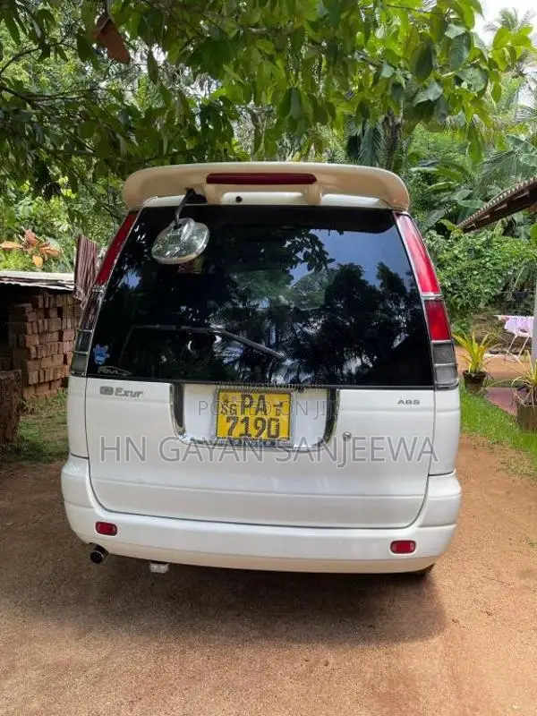 Toyota Cr42 2006 Van (Used)