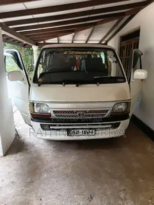 Toyota Dolphin 1991 Van (Used)