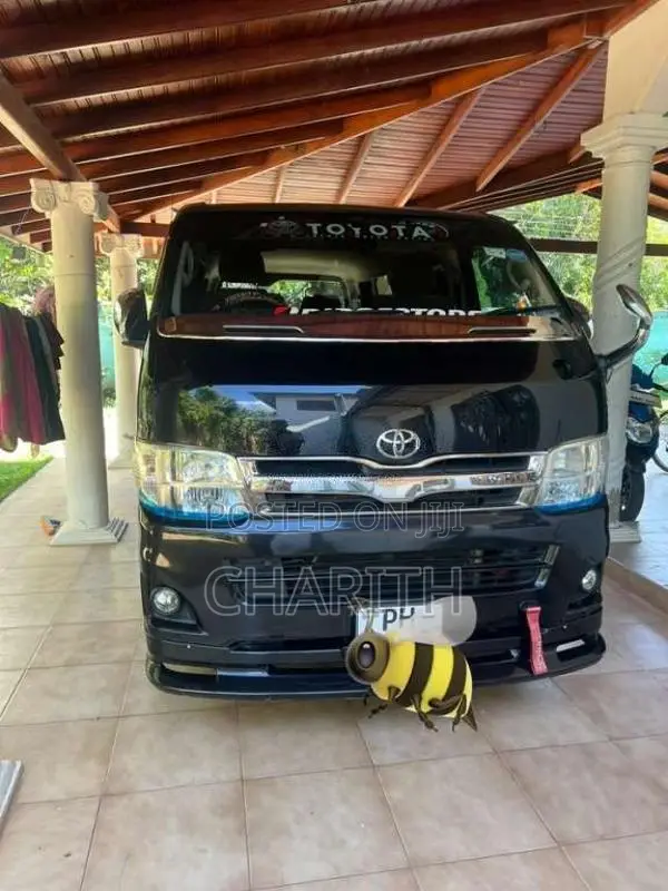 Toyota KDH 2011 Van (Used)