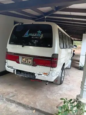 Toyota Dolphin 1991 Van (Used)