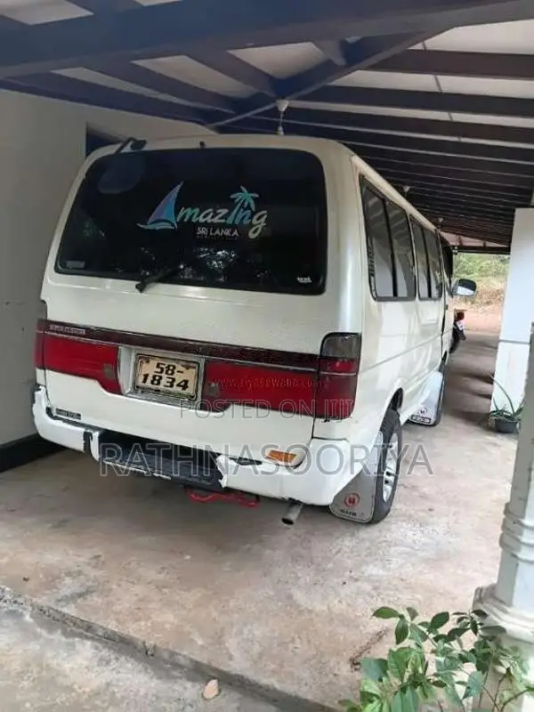 Toyota Dolphin 1991 Van (Used)