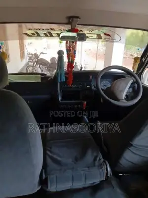 Toyota Dolphin 1991 Van (Used)