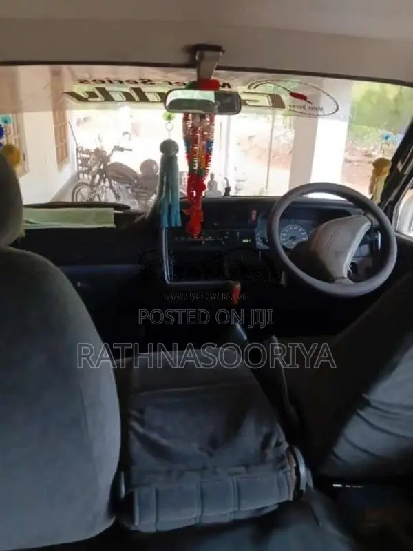 Toyota Dolphin 1991 Van (Used)