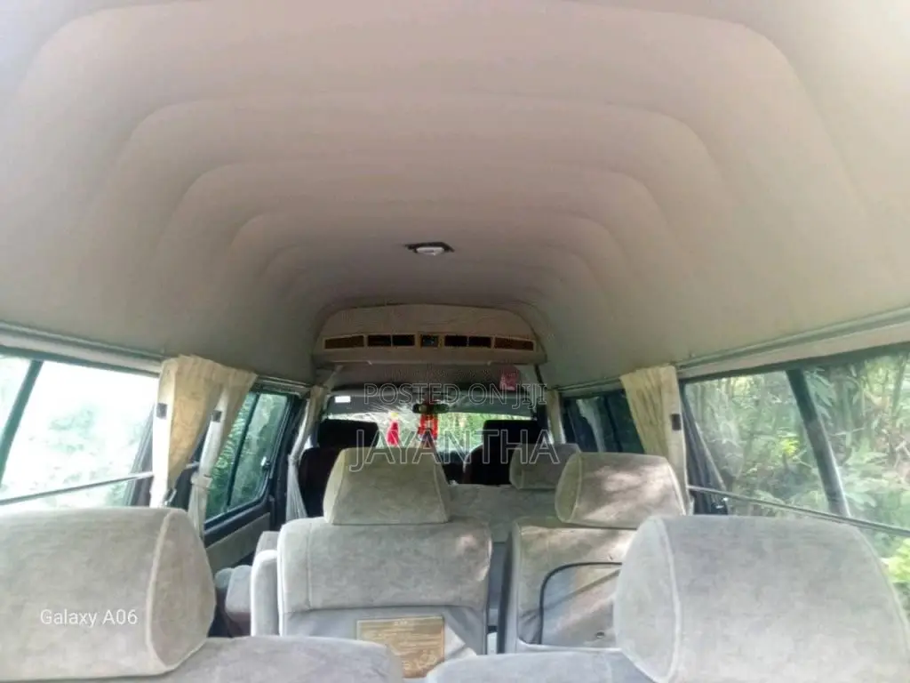 Toyota Dolphin Super Long 2007 Van (Used)