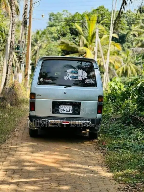 Toyota Shell 1986 Van (Used)