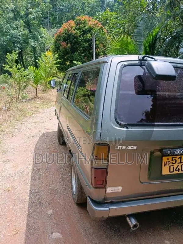 Toyota LiteAce 1985 Van (Used)