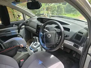 Micro Ssangyong Stavic 2014 Van (Used)