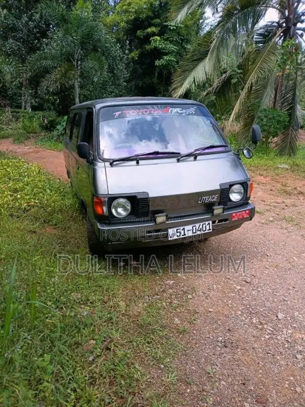 Toyota LiteAce 1985 Van (Used)