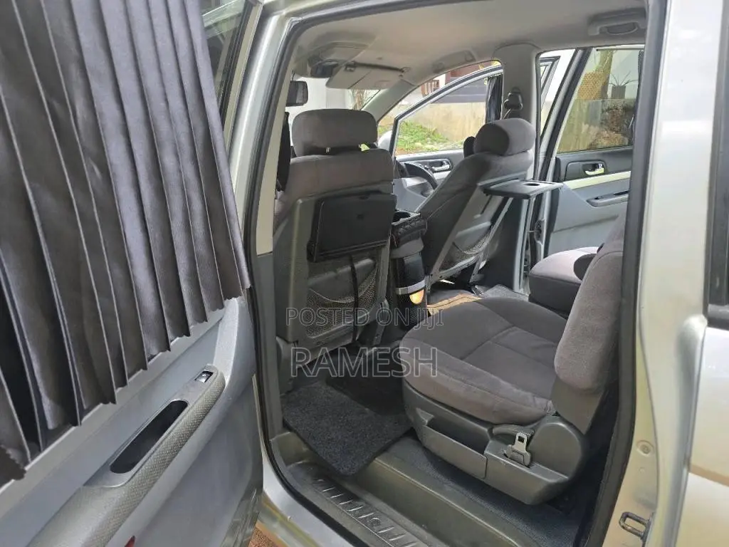 Micro Ssangyong Stavic 2014 Van (Used)