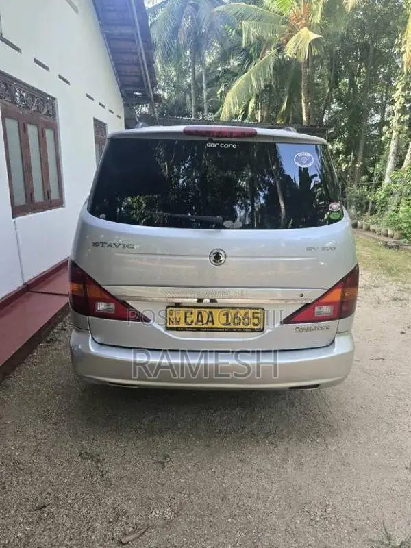 Micro Ssangyong Stavic 2014 Van (Used)
