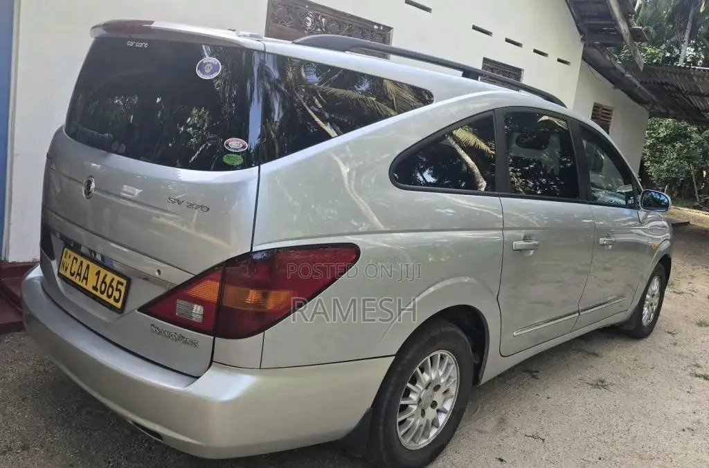 Micro Ssangyong Stavic 2014 Van (Used)