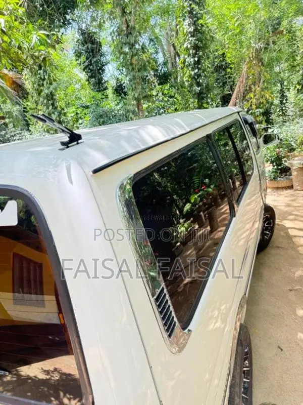 Toyota Dolphin 1993 Van (Used)