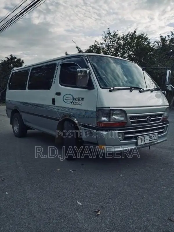 Toyota Dolphin LH172 2003 Van (Used)