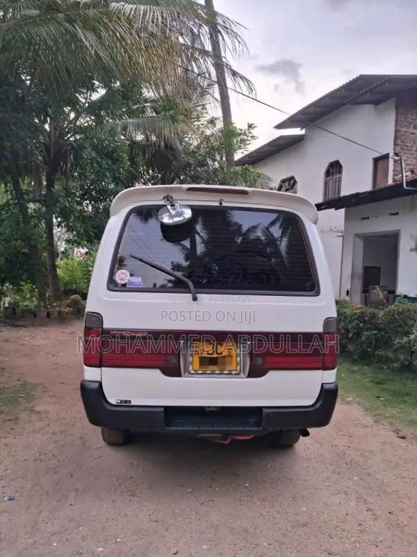 Toyota Dolphin 1999 Van (Used)