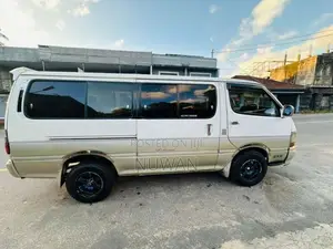 Toyota Hiace 113 1994 Van (Used)