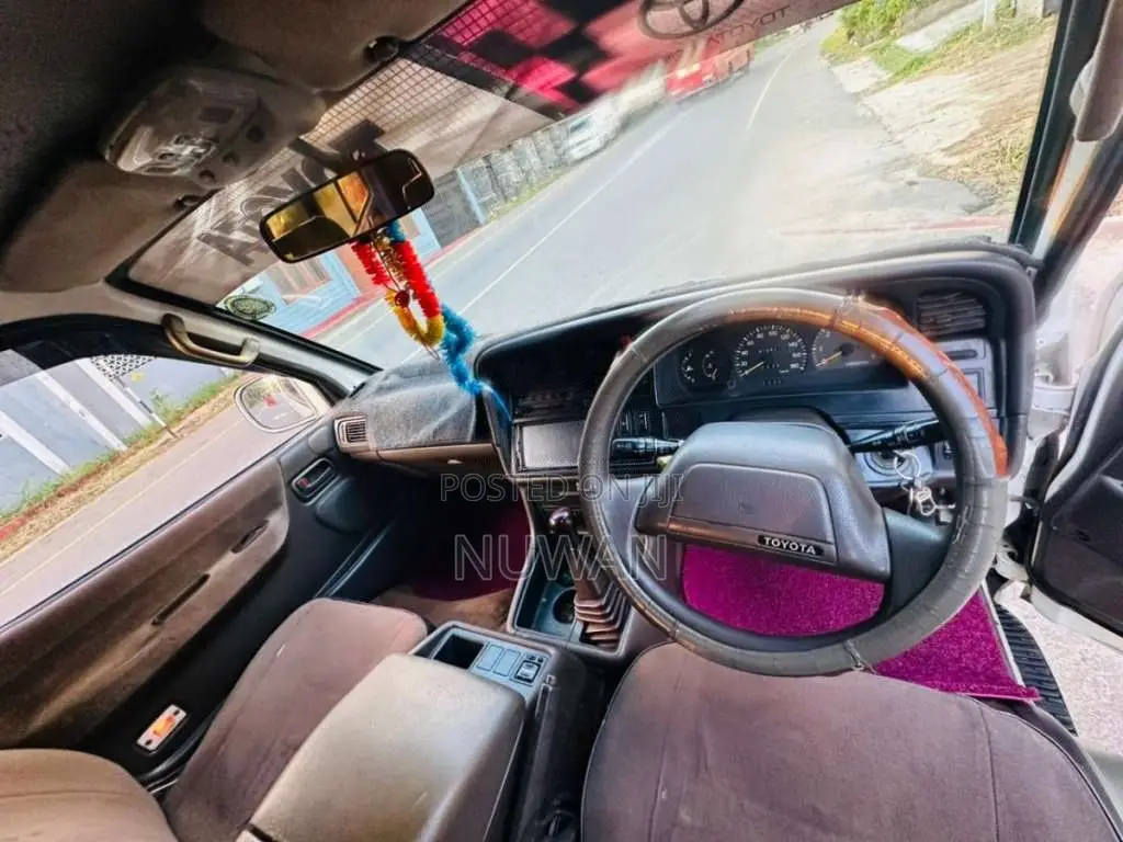 Toyota Hiace 113 1994 Van (Used)