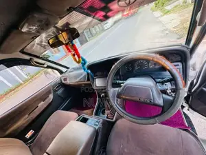 Toyota Hiace 113 1994 Van (Used)