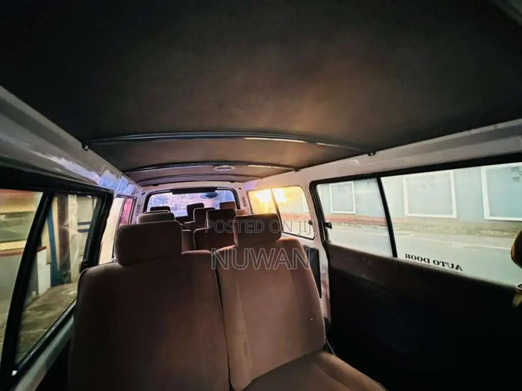 Toyota Hiace 113 1994 Van (Used)