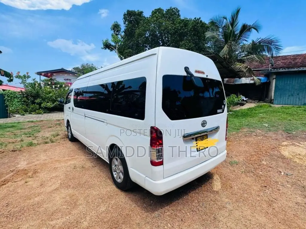 Micro Kdh 2013 Van (Used)