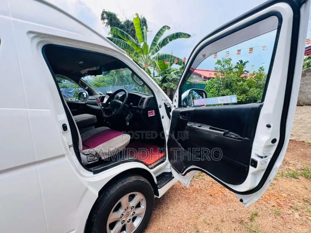 Micro Kdh 2013 Van (Used)
