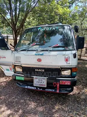 Toyota Shell 1991 Van (Used)