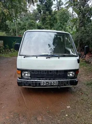 Toyota Hiace 1987 Van (Used)